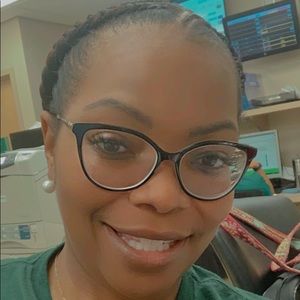 Meet your Posher, Cabrina